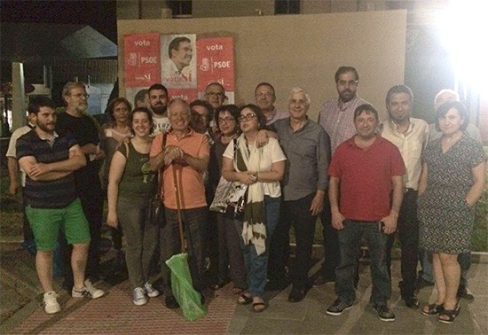psoe-pegada-de-carteles-2