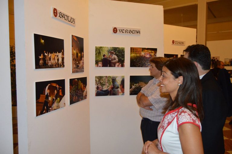 Inaugurada en el Antiguo Casino la exposición de fotografías sobre la Pandorga