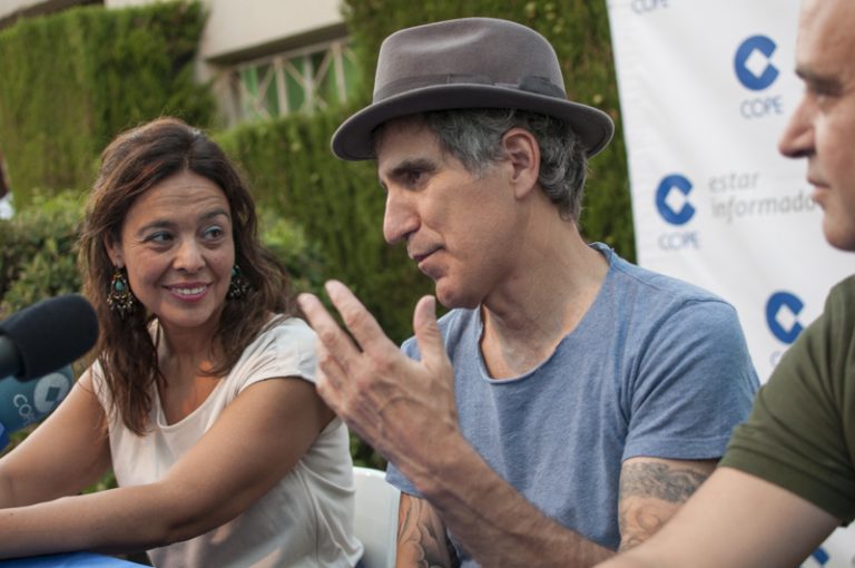 Mikel Erentxun: «Los artistas que empiezan lo tienen más jodido»