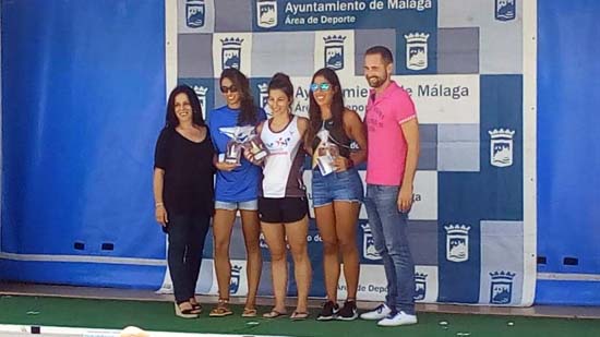 Cinco nadadores de Puertollano triunfan en la travesía del puerto de Málaga