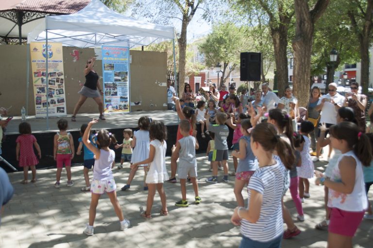 ‘Zumbando’ en los Jardines del Prado