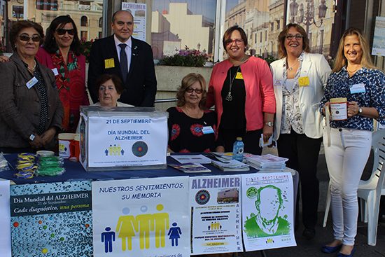 carmen-olmedo-visita-mesa-alzheimer