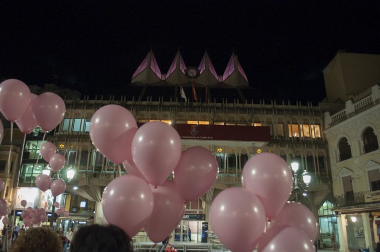 Comunicado de la Asociación de Cáncer de Mama y Ginecológico de Castilla-La Mancha en el Día de la Mujer (AMUMA)