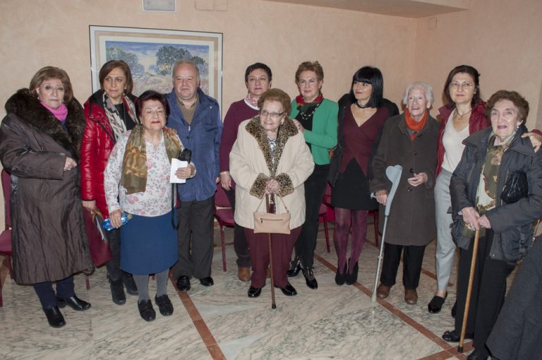 Los usuarios de la residencia de la Plaza del Pilar se sienten «engañados» y piden más tiempo para marcharse