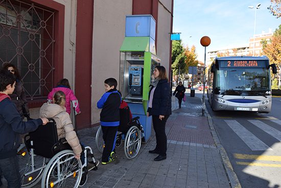 cabina-de-telefono-inaccesible