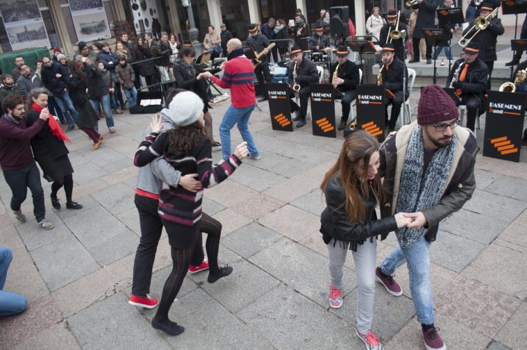 Basement Band y Swing Ciudad Real calientan una escarchada mañana de posnavidad