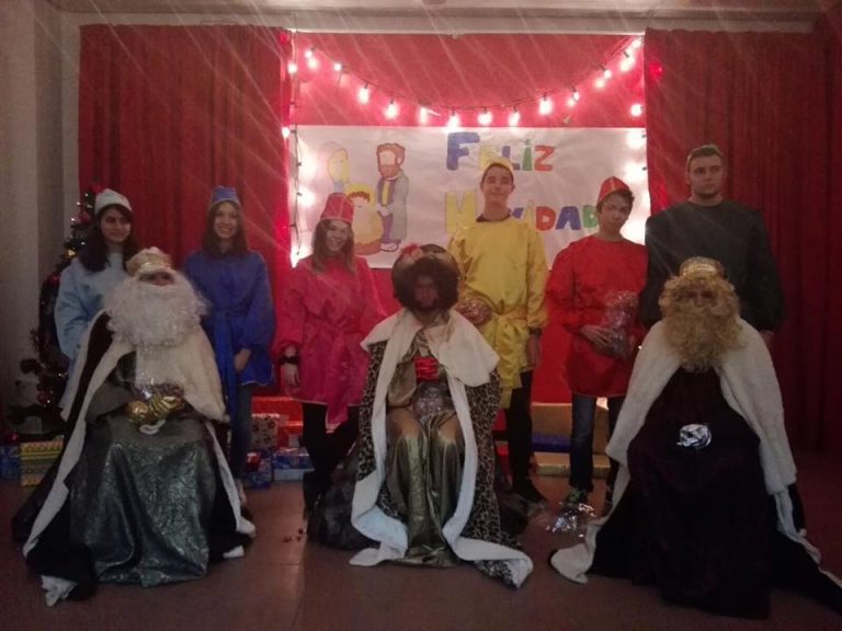 Los Reyes Magos visitan Las Casas y varias residencias de la Capital