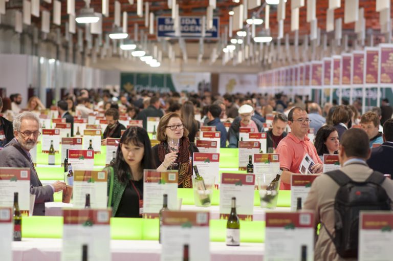 Fenavin llega a la mayoría de edad como puro negocio: la exportación de vino español se duplica desde su nacimiento