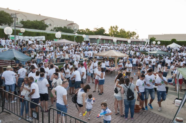 No hay Granja para tanto lebrillo: El centenar de puestos para el concurso de limoná vuela en apenas unas horas