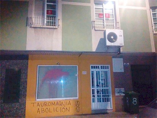 pintadas-sede-del-psoe