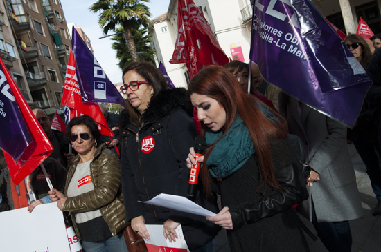 UGT y CCOO se concentran en defensa de los servicios públicos y en ...
