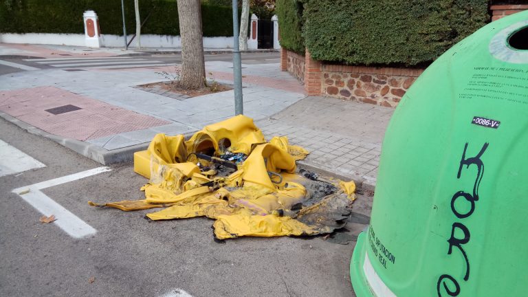 Vandalismo en la calle Madroños
