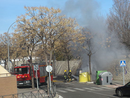 fuego-contenedores-de-reciclaje