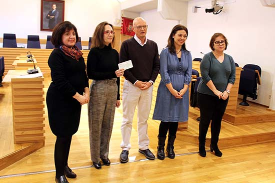 CARRERA MUJER_Entrega cheque Opañel1