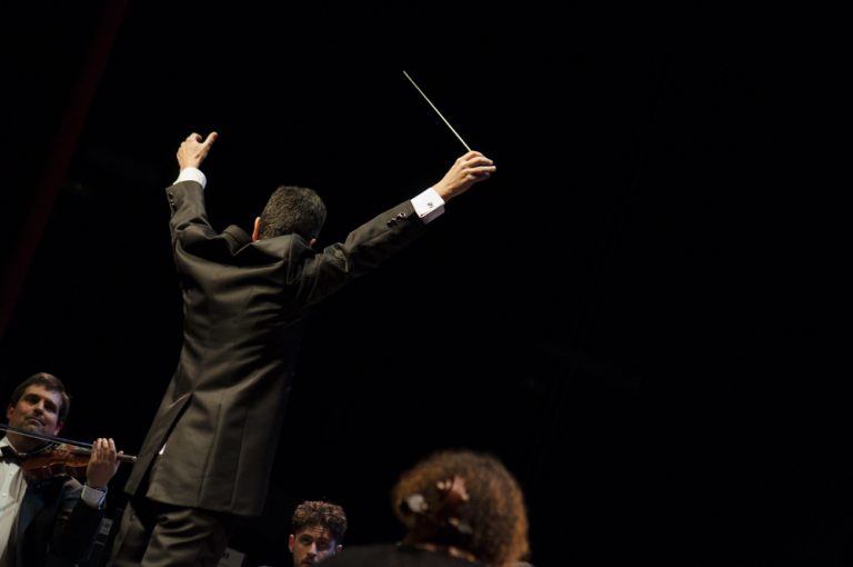 La Orquesta Filarmónica de La Mancha, en Portugal con el Barbero de Sevilla