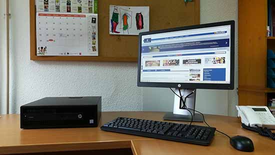 Ordenador en centro educativo