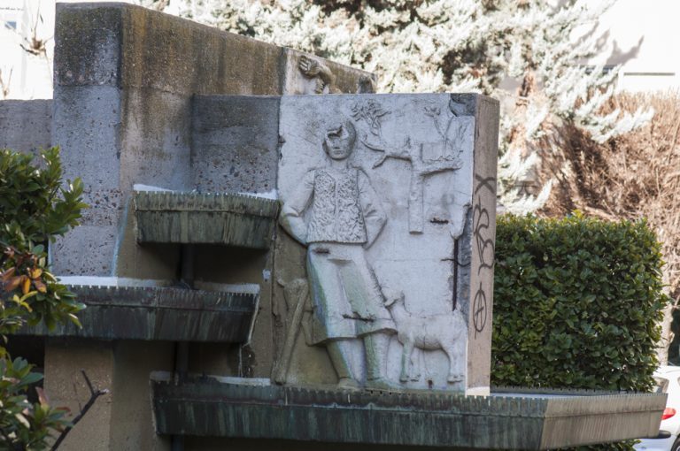 Ciudad Real: Lozano solicita que se restaure la fuente de la plaza de la Provincia y que la estatua de Cervantes retorne a su ubicación anterior
