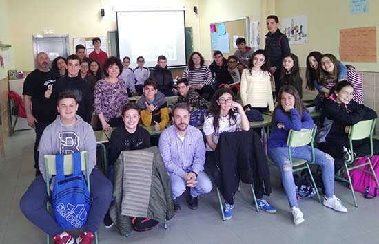 Carmen Pimienta taller TIC en centro educativo Almodovar