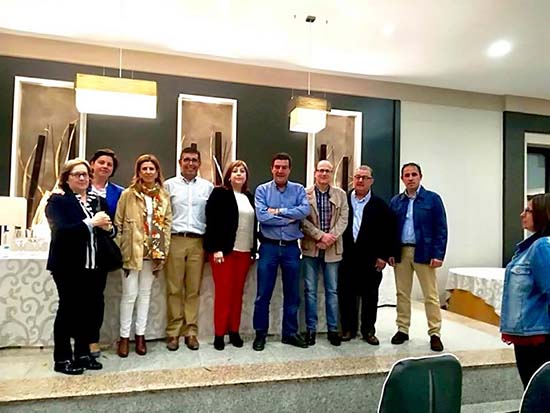 villarrubia juez con alcaldesa, concejales y otros vecinos