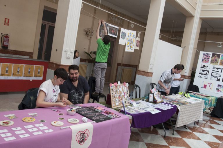 Intrépidos artistas que navegan por los mares de la autoedición