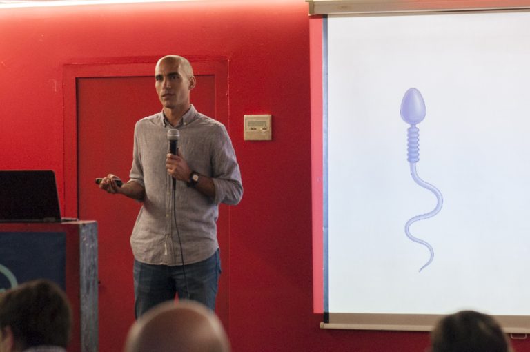 <i>Pint of Science</i> apura su último trago entre sexo, aventuras y alimentos controvertidos