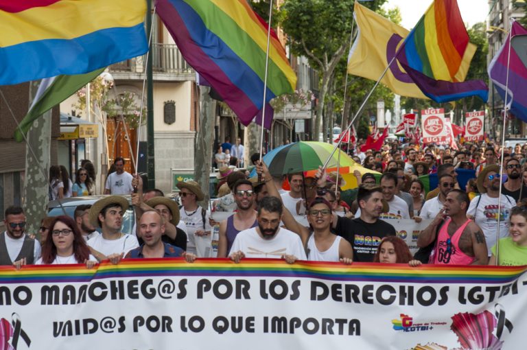 La marcha del Orgullo LGTBI llena de color Ciudad Real