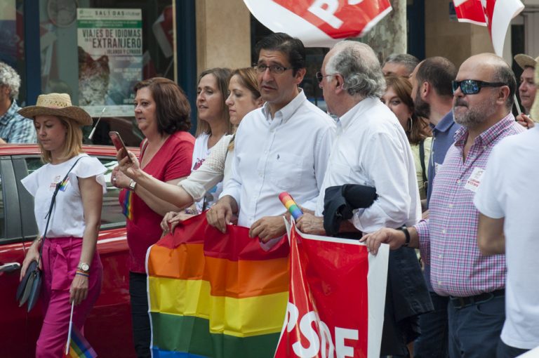 El PSOE sale a la calle para apoyar la lucha contra la LGTBIfobia