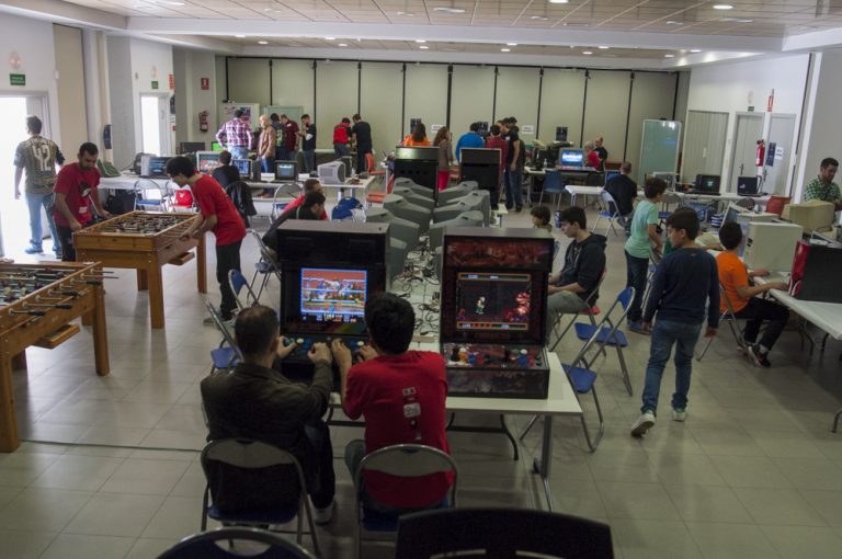 Este sábado vuelve RetroReal «Cacharreo Party» al Espacio Joven