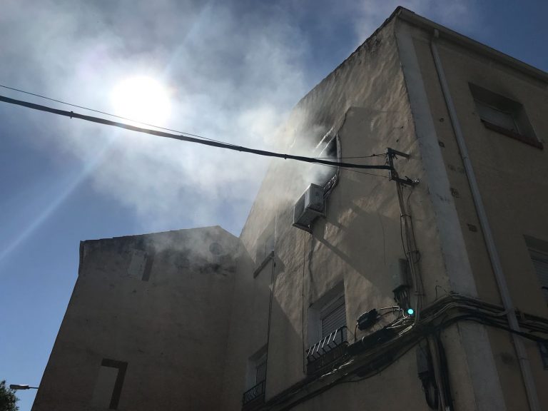 Dado de alta el menor rescatado de un incendio en un bloque de viviendas en pleno centro de Ciudad Real