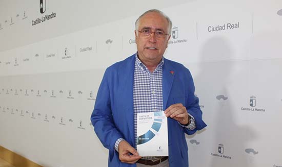 Francisco Perez Alonso con carta de servicios atencion al contribuyente
