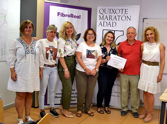 CARRERA DE LA MUJER_Entrega cheque Fibriomialgia 1