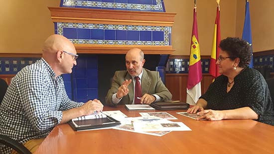 Jose Luis Cabezas con alcalde Corral de Calatrava