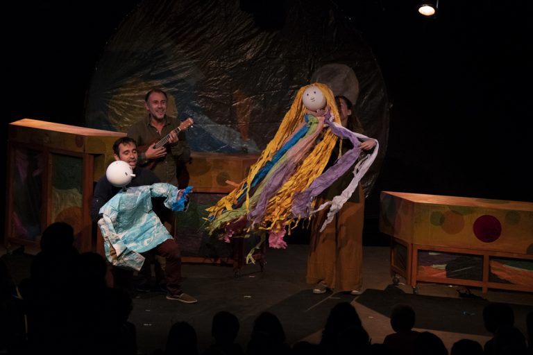 Periplo vital de un títere enamorado de la música