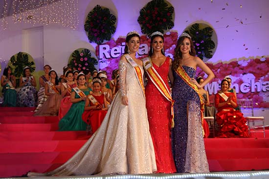 REina de La Mancha, ganadora 2018 junto a sus Damas de Honor