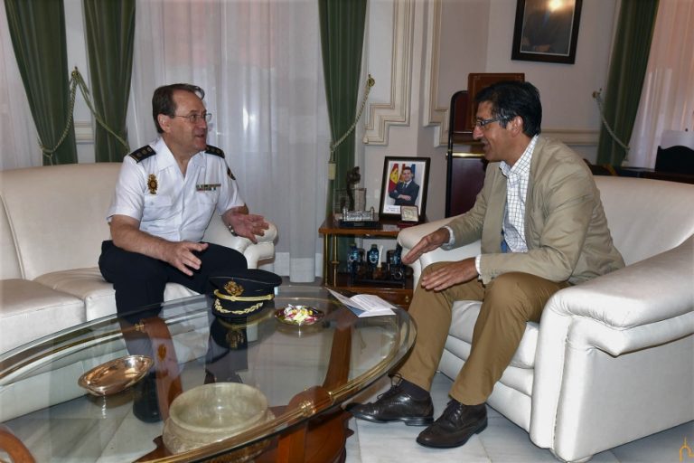 El presidente de la Diputación ha recibido esta mañana al comisario principal de la Policía Nacional
