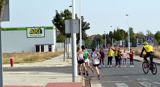 MARATÓN_Punto-de-animación-y-voluntarios-bicis