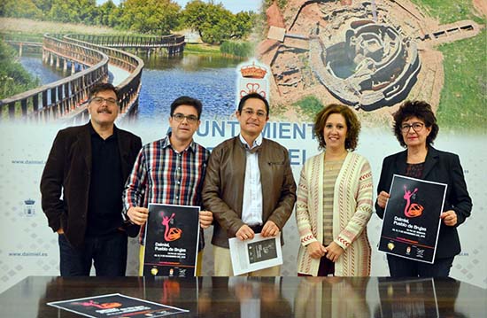 PRESENTACION DAIMIEL PUEBLO DE BRUJAS (2)
