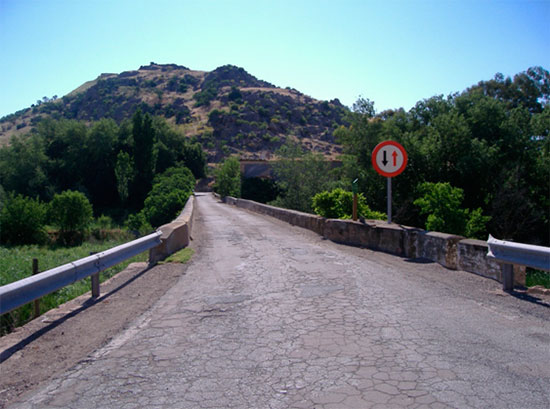 Puente de Alarcos desde su lado oeste a este