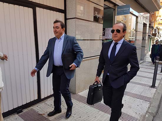 El exalcalde de Puertollano Joaquín Hermoso declara durante una hora y veinte minutos como investigado por el caso Cerrú