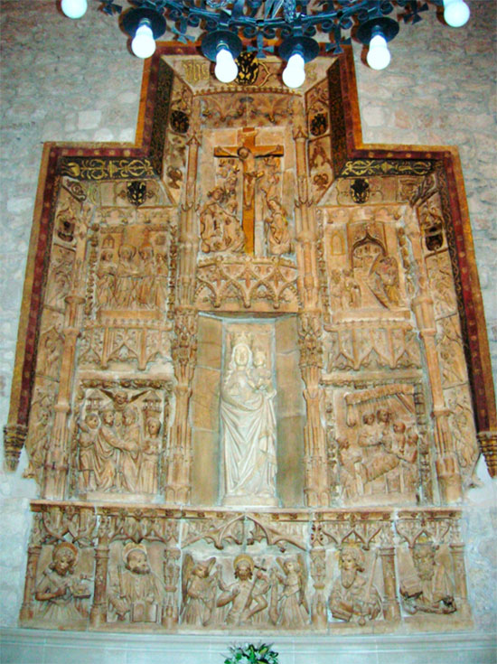 Retablo en alabastro de la Virgen Blanca