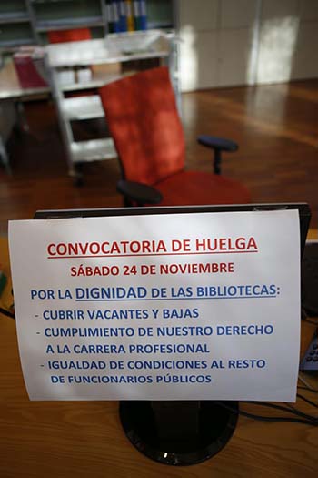 Huelga 24 noviembre biblioteca