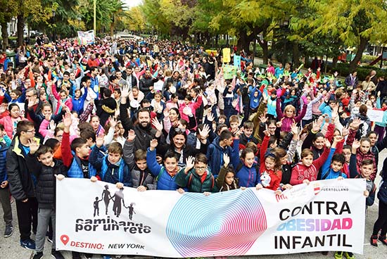 Puertollano: Un millar de escolares cumplen con el reto de caminar rumbo a Nueva York por una vida más saludable