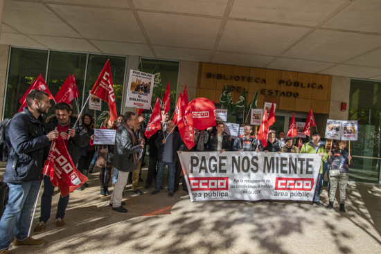 concentración trabajadores biblioteca pública 2