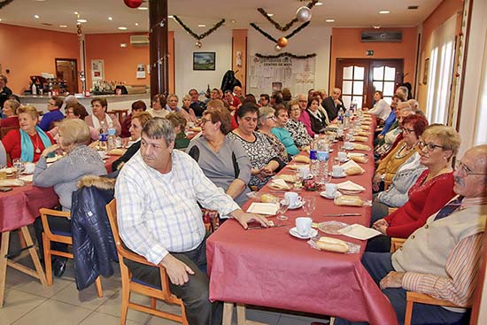 Almuerzo navideño para mayores rabaneros del pasado año