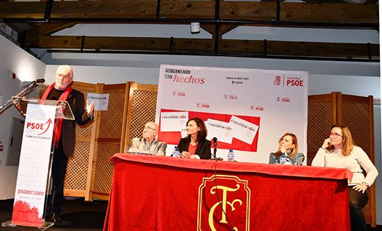 IMAGEN-DE-MARTINEZ-HABLANDO-ANTE-LA-EJECUTIVA-DEL-PSOE-DE-TORRALBA