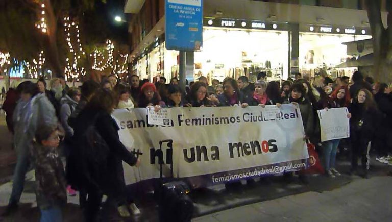 Ciudad Real: Doscientas personas se manifiestan en repulsa por el asesinato de Laura Luelmo y en contra de la violencia machista