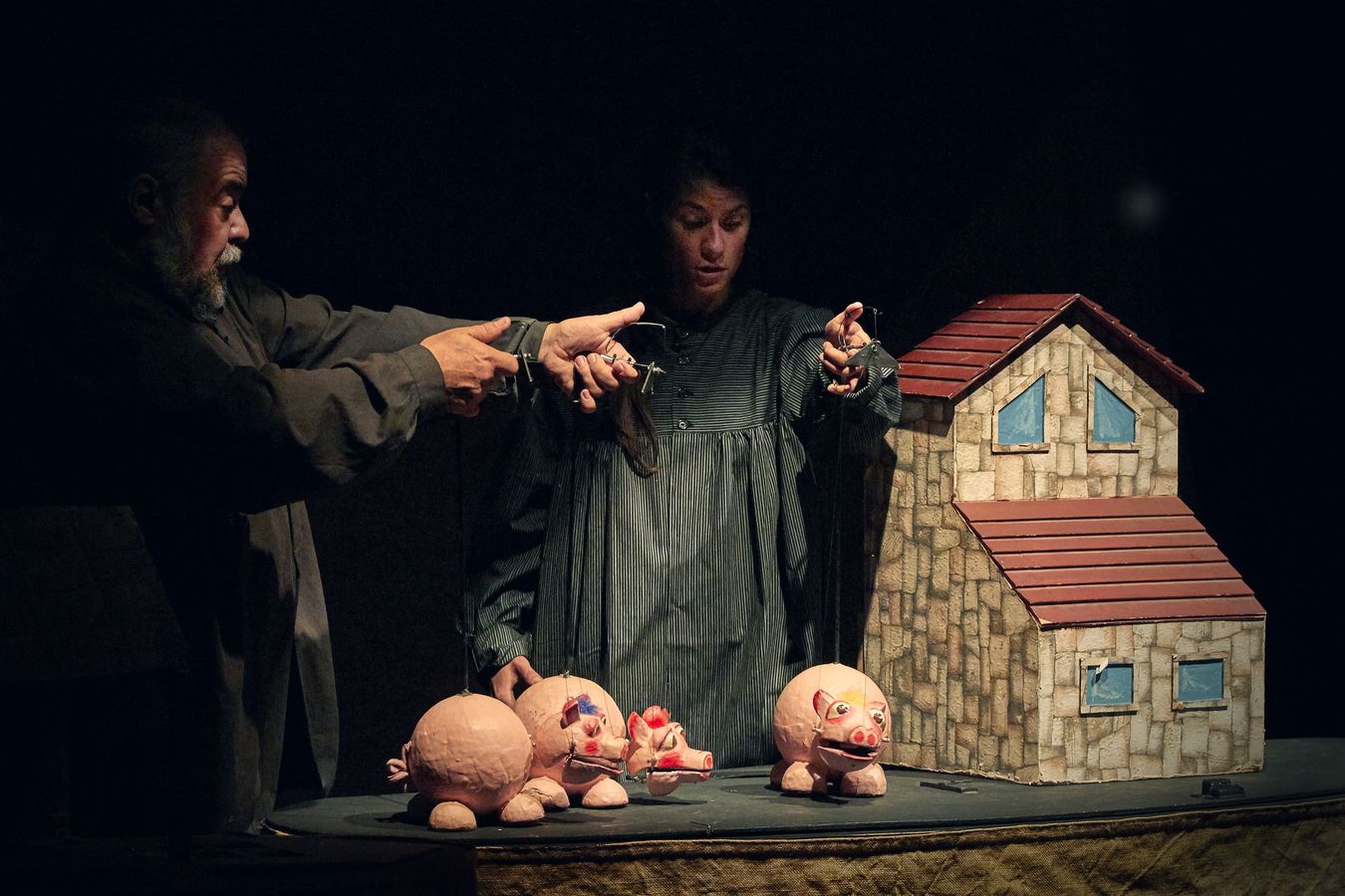 Este domingo, ‘Los tres Cerditos’ en el Teatro de la Sensación