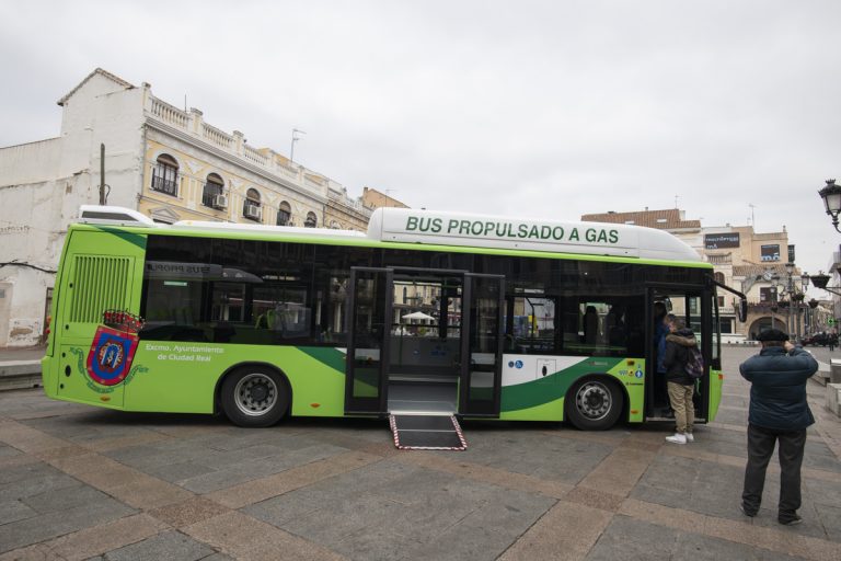 Lo que Zamora no contó en la presentación de los nuevos autobuses, según el concejal Pedro Martín