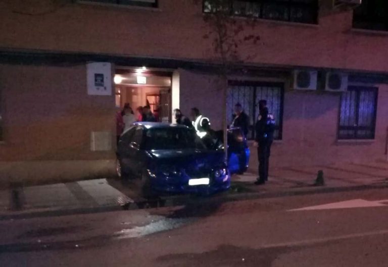 Puertollano: Colisión contra un portal en la calle Asdrúbal