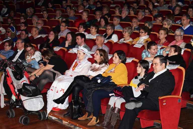 Francisco Ortiz recibe el homenaje del Carnaval puertollanero